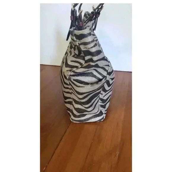 MICHAEL KORS Jet set Zebra print Jacquard large tote shoulder bag metallic sheen - Picture 4 of 10